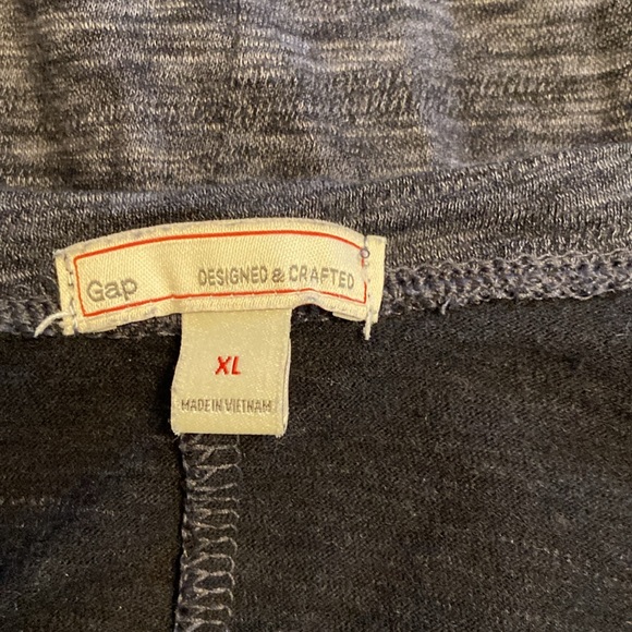 Gap Tee - Picture 3 of 4